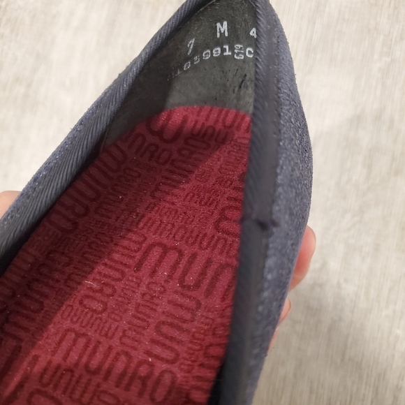 NEW Munro Barb-Blue Printed Metallic Flats - Picture 7 of 7